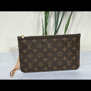 Louis Vuitton Neverfull MM pochette